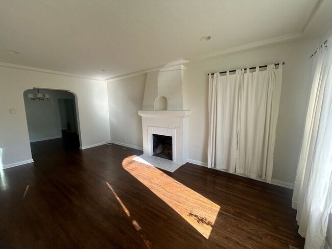 Photo - 10023 Silverton Ave