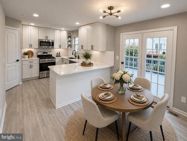 Photo - 9016 Lake Largo Dr