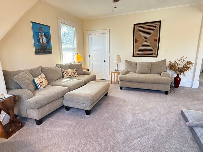 Photo - 162 Babcock St Unit 2