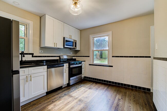 Photo - 1032 Charleville Ave