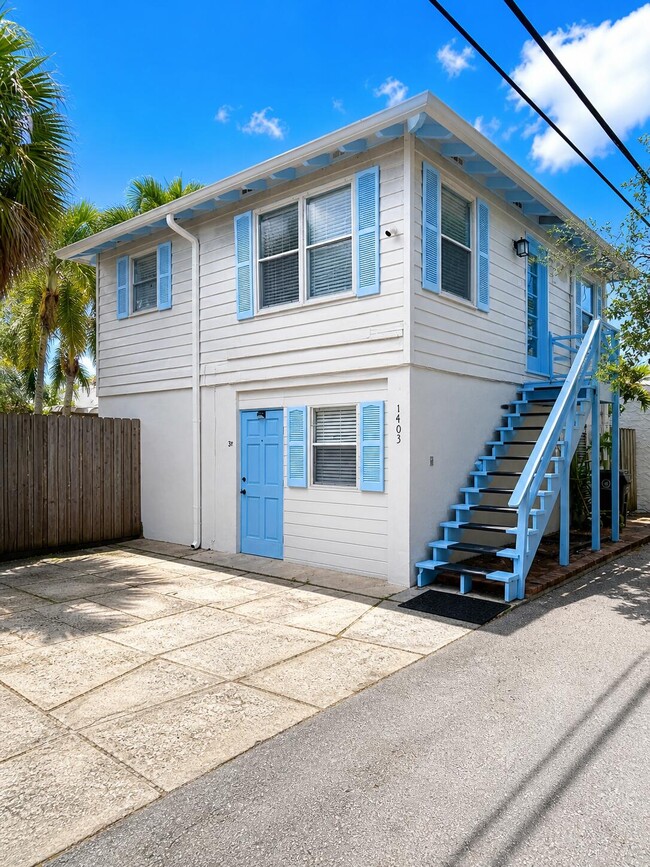 Building Photo - 1403 SE 2nd St Unit 2