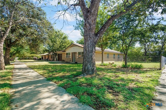 Photo - 1820 Gaynor Dr