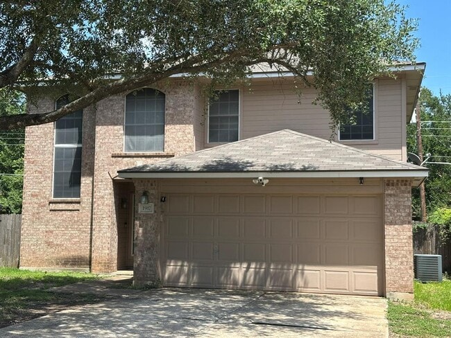 Photo - 1917 White Oak Cir