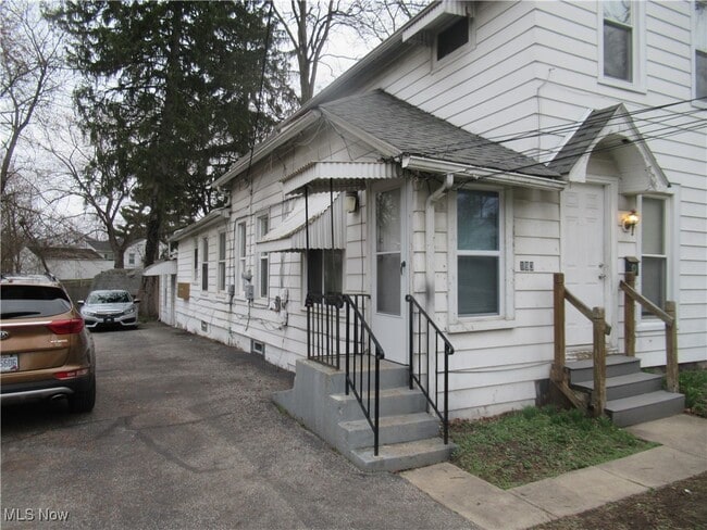 Building Photo - 193 Columbus St Rental