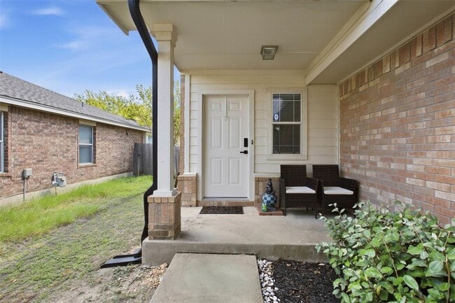 912 Sweet Leaf Ln