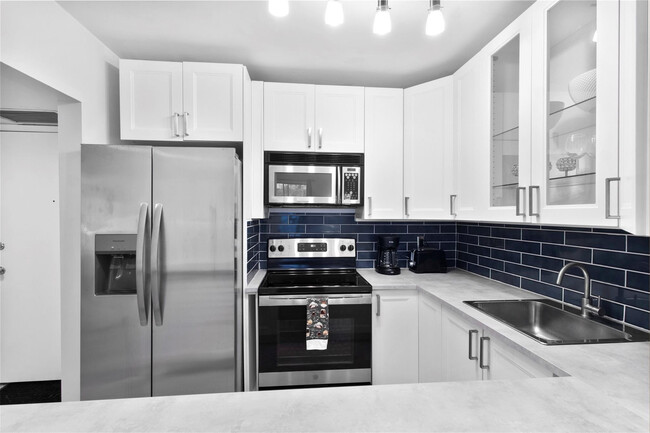 Photo - 251 S Cypress Rd Unidad 127