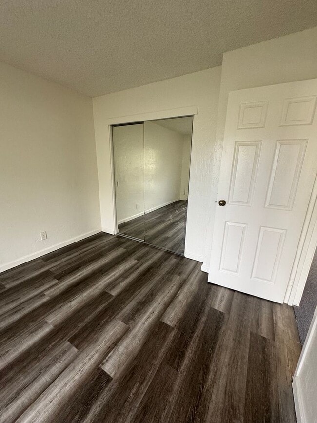 Building Photo - Partly Furnished 2 bedroom 1 bath Unit B204
