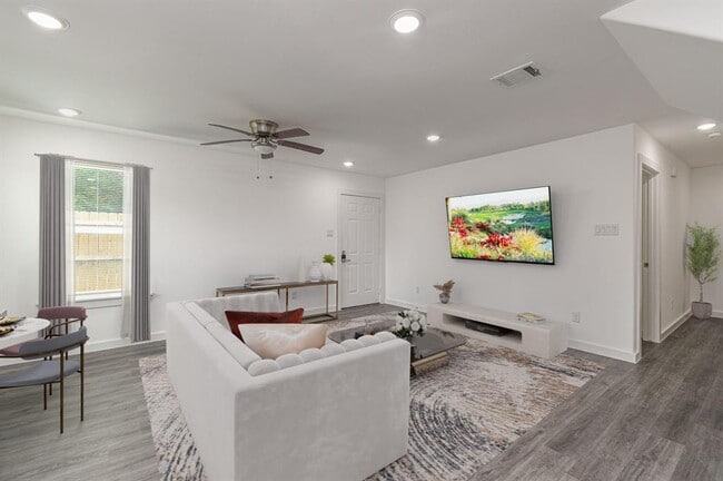 Photo - 7802 Crestview Dr Apartment Unit A