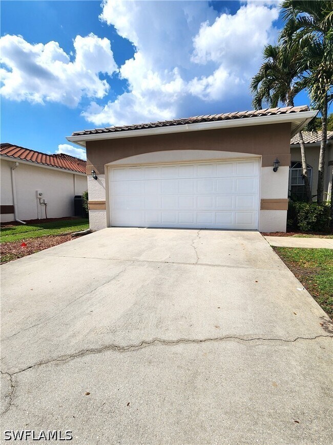 11082 Lakeland Cir
