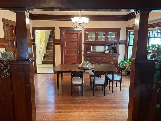 Photo - 237 Basin St SW