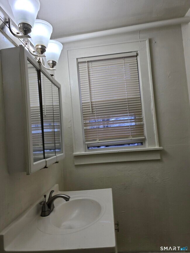 Photo - 157 Eastern Ave Unit 2nd floor