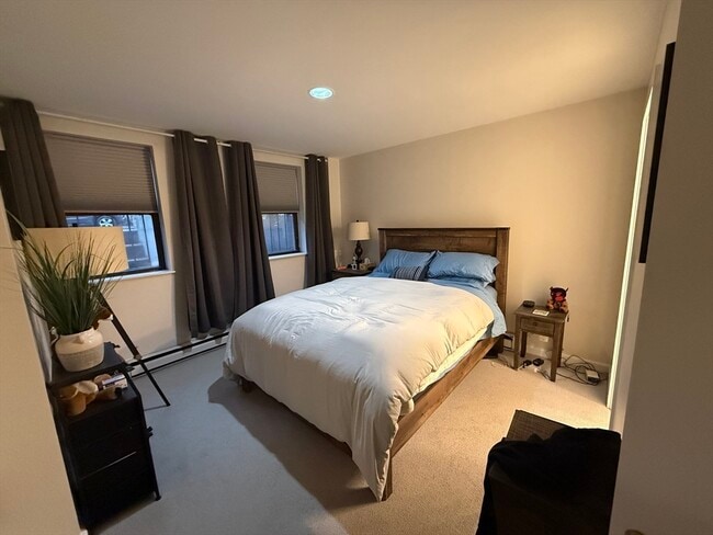 Building Photo - 18-20 E Springfield St Unit 1