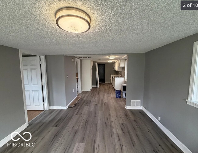 Photo - 610 Ingomar St