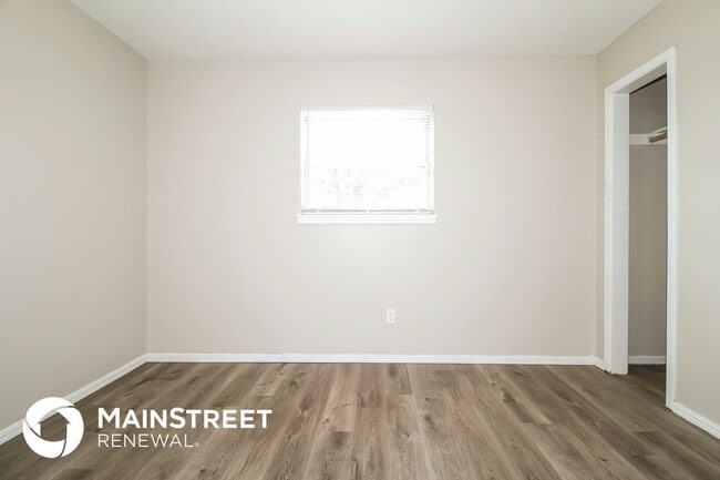 Photo - 10905 N Brauer Ave