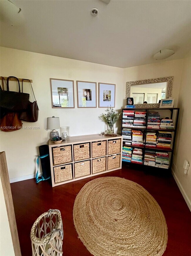 3339 Virginia St Unit 320