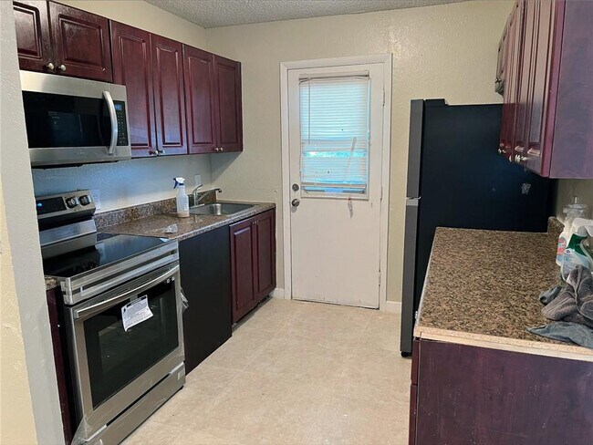 Photo - 400 NW 65th Ave Unidad 209
