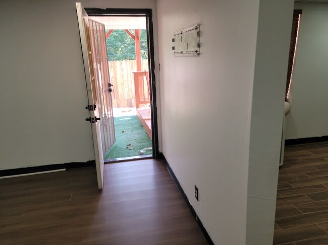 Photo - 5898 Manchester Ln