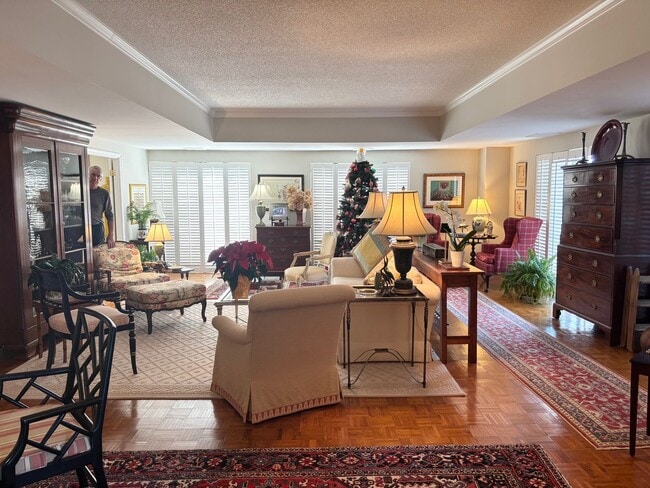 Photo - Luxury Living at its Finest!