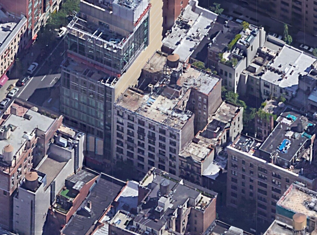 Photo - 122 E 82nd St