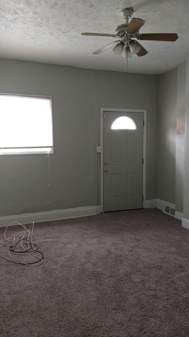 Photo - 218 Joliet Way