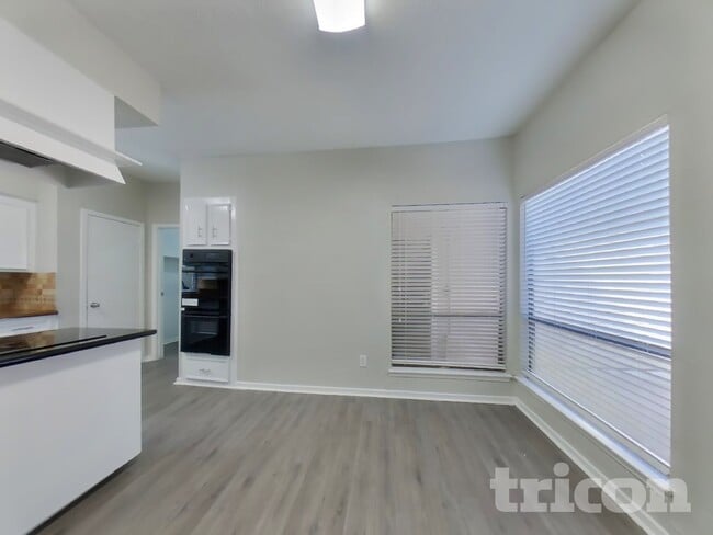 Photo - 535 Shady Brook Dr