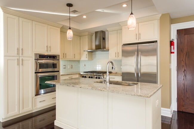Photo - 23 Eton Row Condo Unit 23