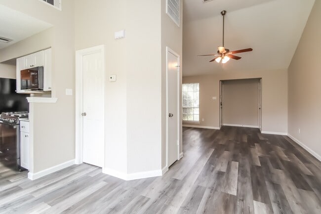 Photo - 7223 Londres Dr