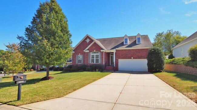 Photo - 6860 Lakecrest Ct