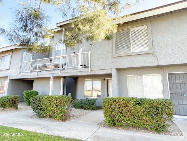 Building Photo - 19601 7th St Unit 1008 Rental