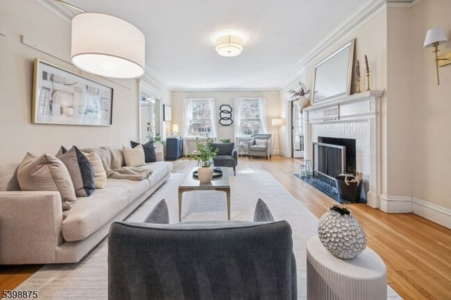 Photo - 258 Ridgewood Ave