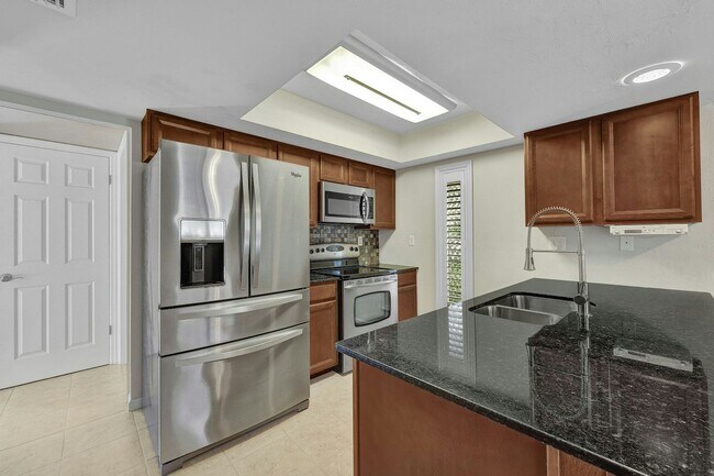 Photo - 4280 Island Cir Unit A