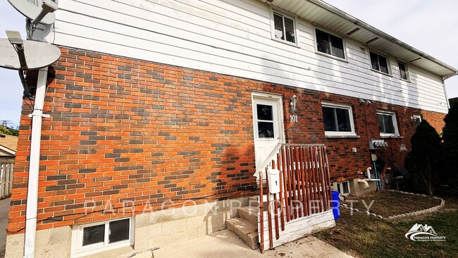 Building Photo - 101 Berry St Unit 1