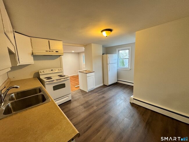 Photo - 5 Amundsen St Unit 3