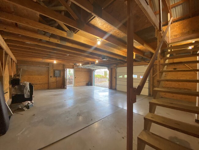 672 Bloom St