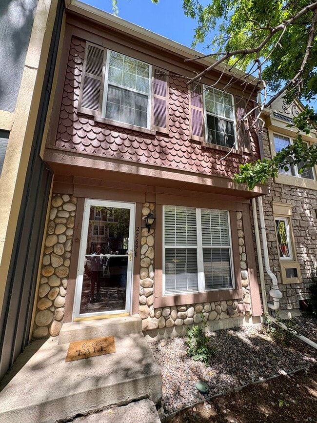 Building Photo - 3 bed, 2.5 bath Centennial Townhome