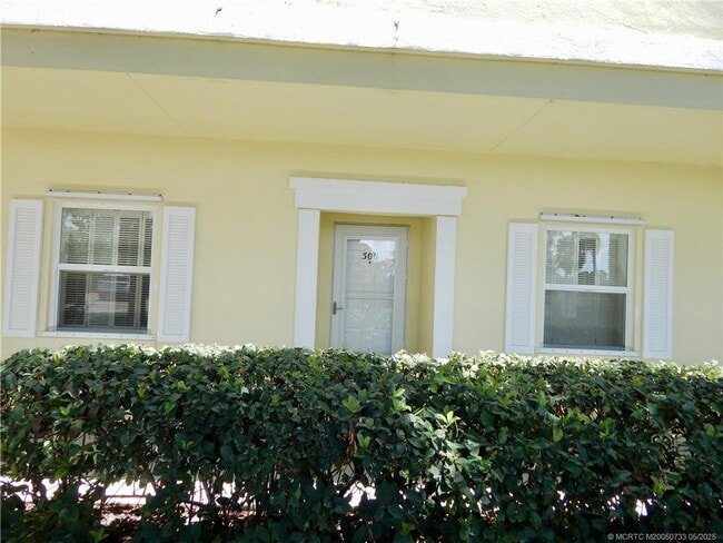 Building Photo - 1600 SE St Lucie Blvd Unit 305 Rental