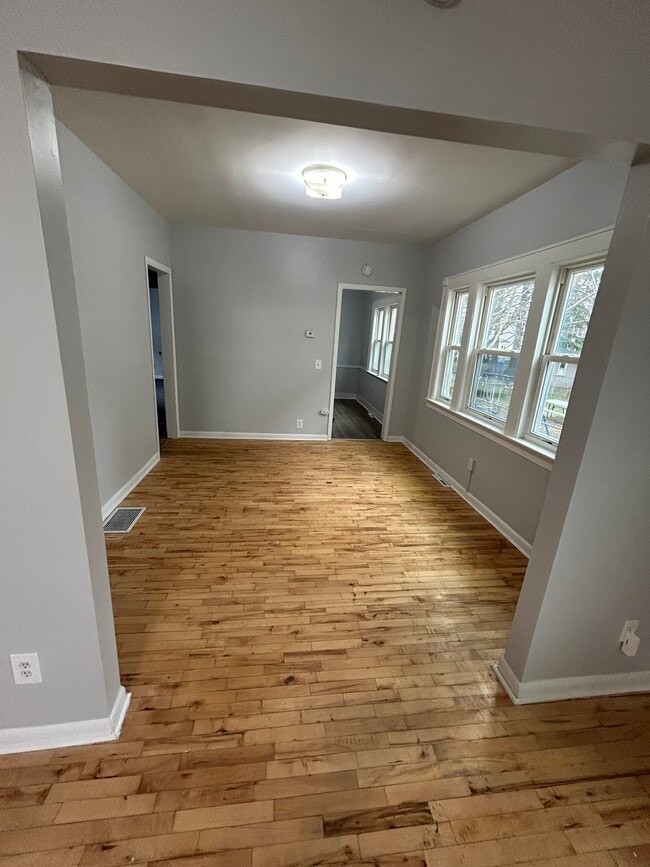 Photo - 40 Moulson St Unit 40 Moulson St