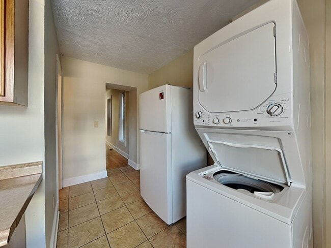 Photo - 1365 Indianola Ave