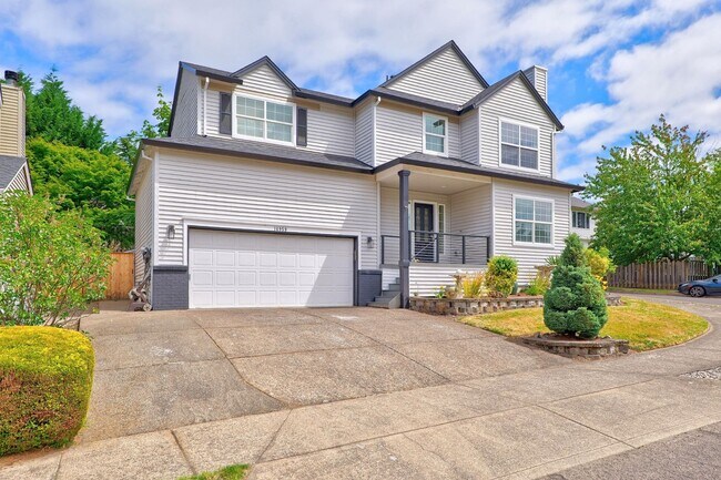 Photo - Beautifully Refreshed Clackamas Home with Bright Interiors & Private Backyard Retreat