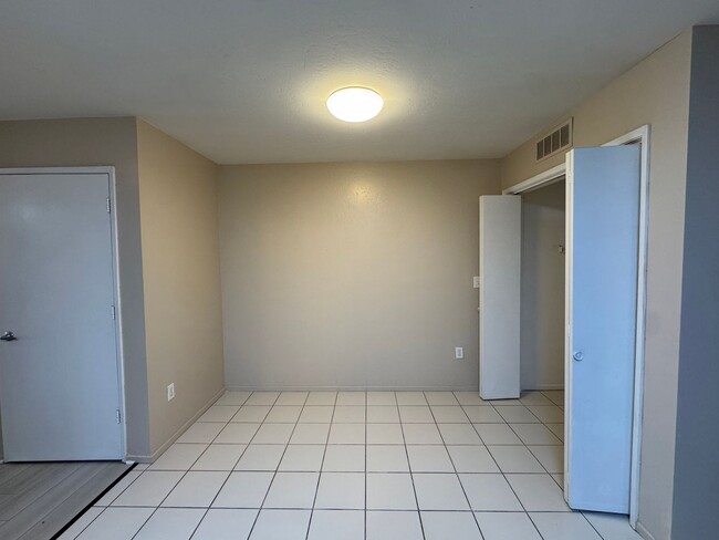 Photo - 600 Hosking Ave Unit C