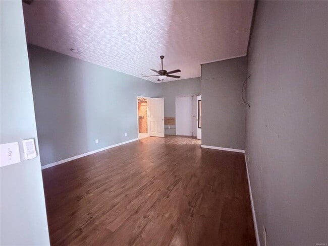 Photo - 8061 Central Plank Rd