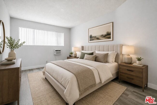 Photo - 1030 N Orange Grove Ave Unidad 104