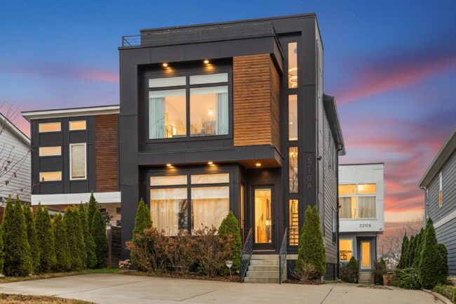 Photo - 2210 14th Ave N