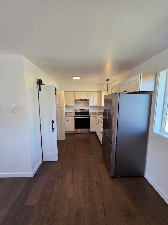Photo - Perfectly remodeled 3BDR/1BA Single-level ...