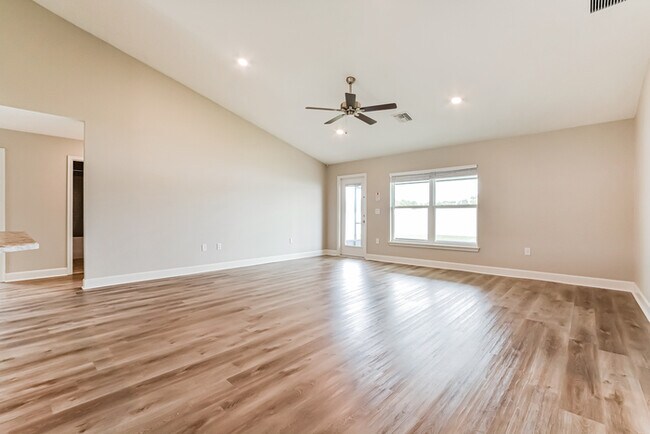 Photo - 511 Edith Dr