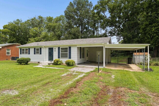 Photo - "Charming 3-Bedroom Retreat with Spacious Living in Murfreesboro!"