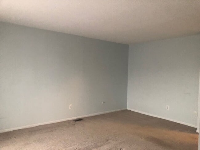Building Photo - Timberlake Rental