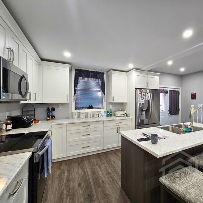 Photo - 42 Hiawatha St