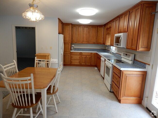 Building Photo - 668 Raccoon Valley Rd Unit 668 Rental