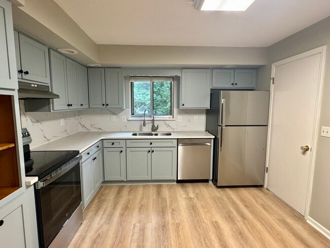 Photo - 1443 Palisades Rd